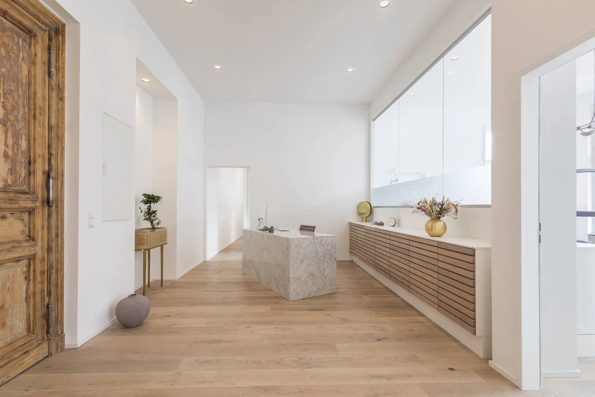 DrSjoelund_Praxis_Empfang